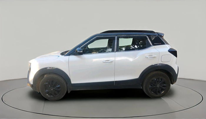 2025 Mahindra XUV 3XO REVX M 1.2 Petrol, Petrol, Manual, 12,691 km, exterior