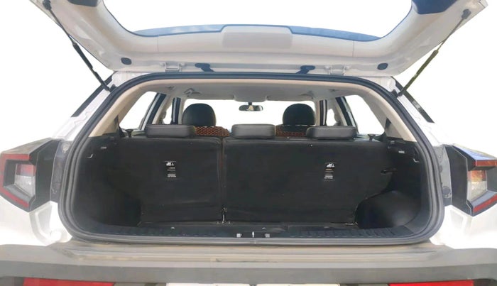 2025 Mahindra XUV 3XO REVX M 1.2 Petrol, Petrol, Manual, 12,691 km, exterior