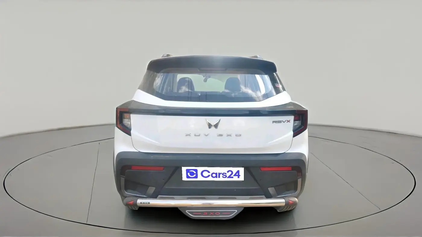 2025 Mahindra XUV 3XO REVX M 1.2 Petrol, Petrol, Manual, 12,691 km, exterior