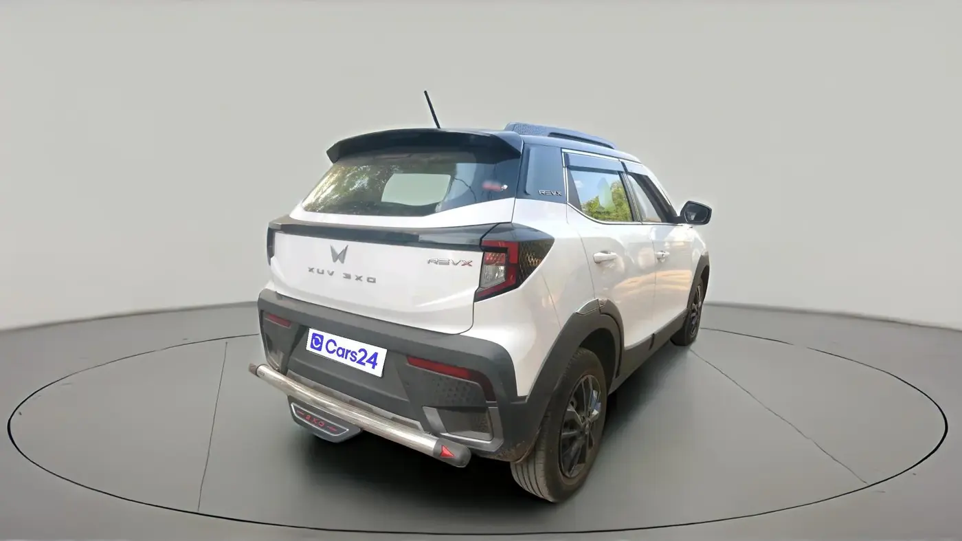 2025 Mahindra XUV 3XO REVX M 1.2 Petrol, Petrol, Manual, 12,691 km, exterior