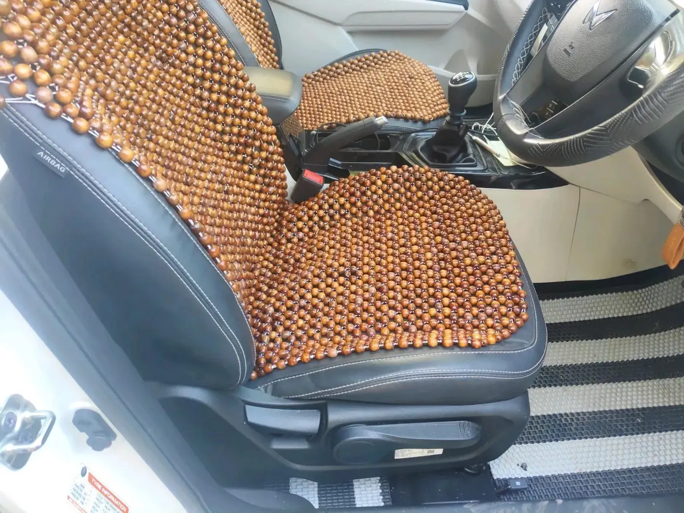 2025 Mahindra XUV 3XO REVX M 1.2 Petrol, Petrol, Manual, 12,691 km, interior