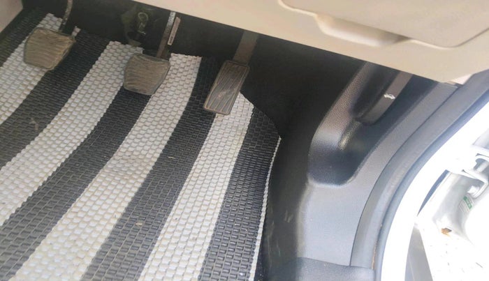 2025 Mahindra XUV 3XO REVX M 1.2 Petrol, Petrol, Manual, 12,691 km, interior