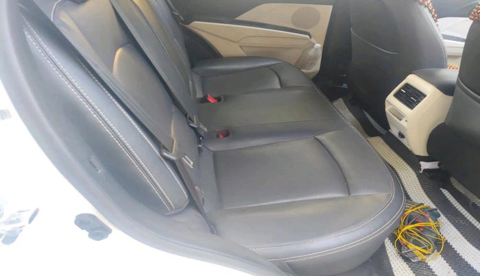 2025 Mahindra XUV 3XO REVX M 1.2 Petrol, Petrol, Manual, 12,691 km, interior