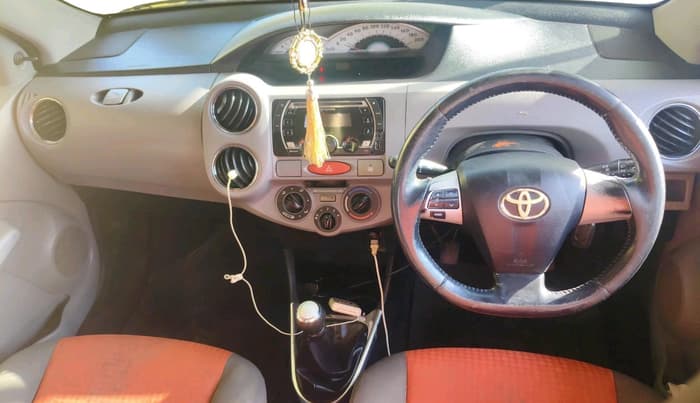 2011 Toyota Etios Liva VX, Petrol, Manual, 85,173 km, interior