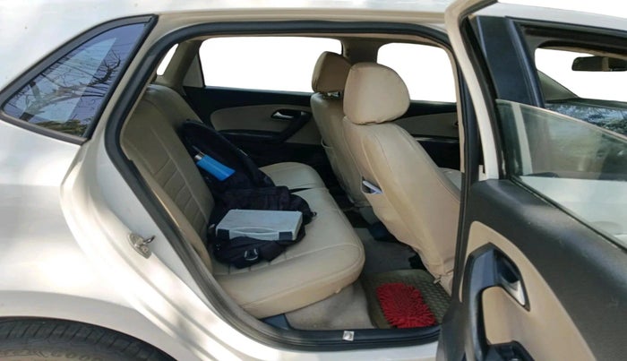 2012 Volkswagen Polo COMFORTLINE 1.2L PETROL, Petrol, Manual, 1,07,606 km, interior