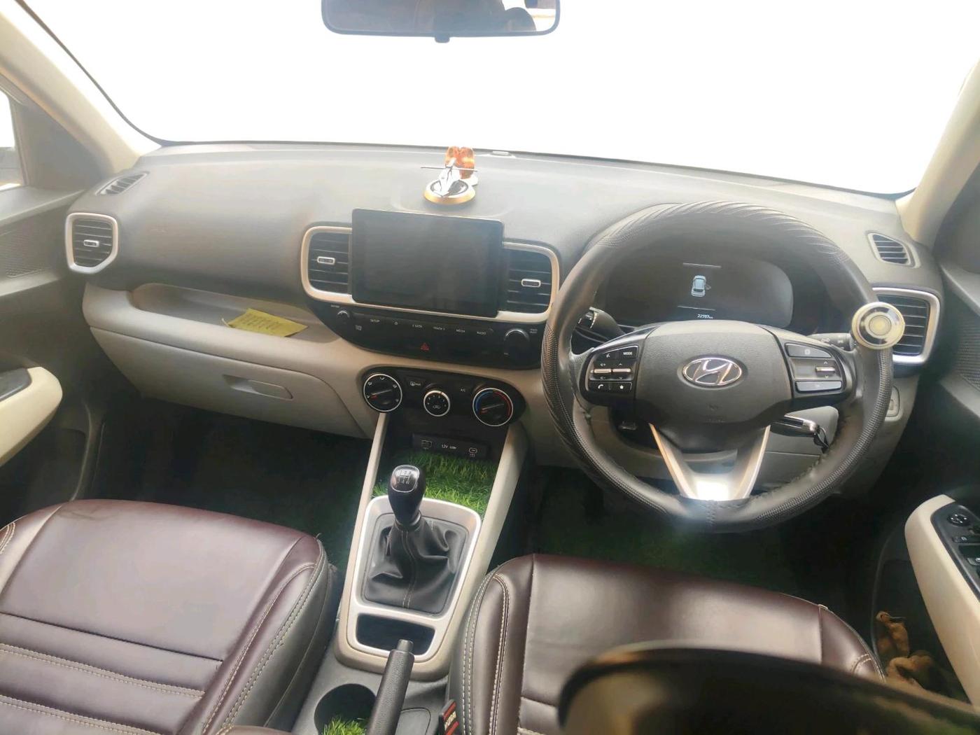 2023 Hyundai VENUE S 1.2, Petrol, Manual, 22,787 km, interior