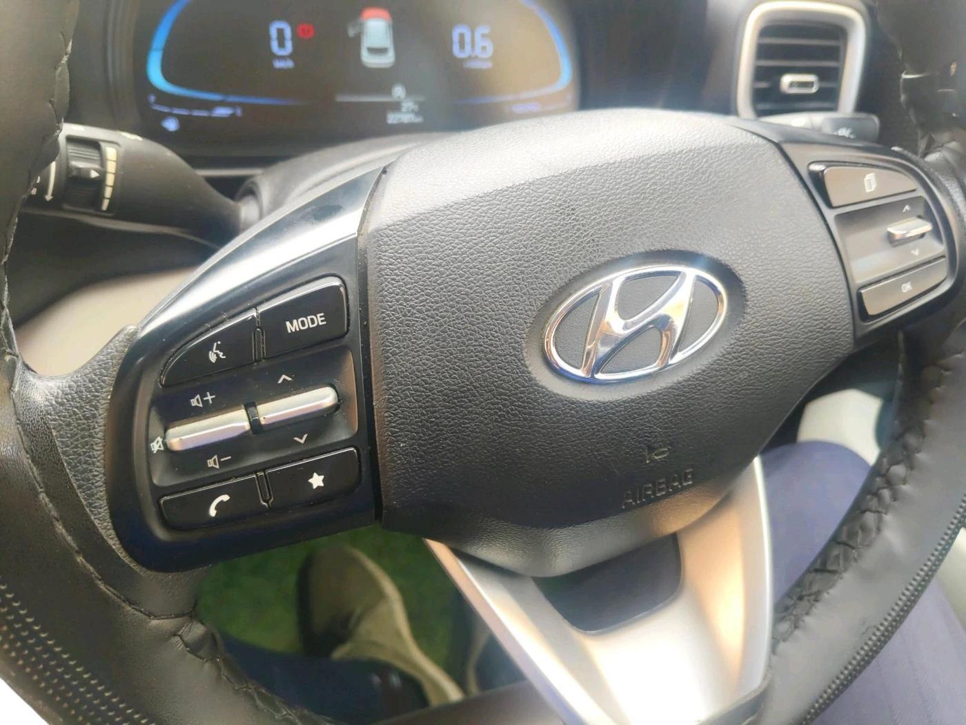 2023 Hyundai VENUE S 1.2, Petrol, Manual, 22,787 km, interior