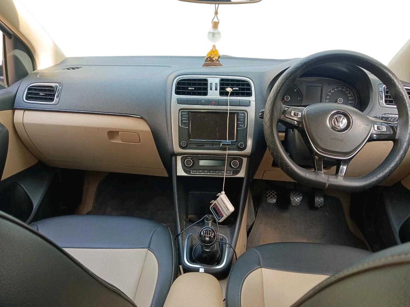 2018 Volkswagen Ameo HIGHLINE PLUS 1.5L 16 ALLOY, Diesel, Manual, 49,734 km, interior