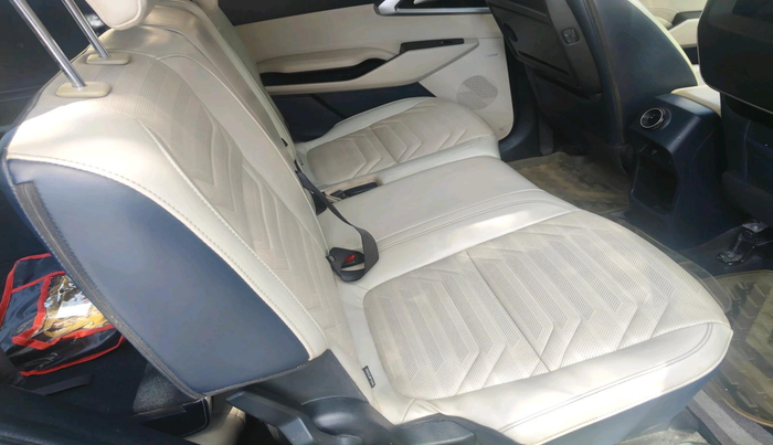 2022 KIA CARENS LUXURY PLUS 1.5 DIESEL 7 STR, Diesel, Manual, 1,17,400 km, interior