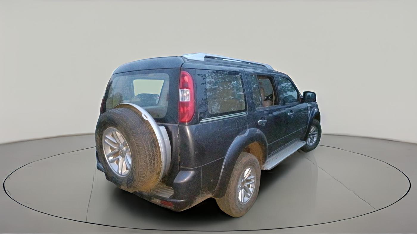 2011 Ford Endeavour 2.5L 4X2 AT, Diesel, Automatic, 1,22,951 km, exterior