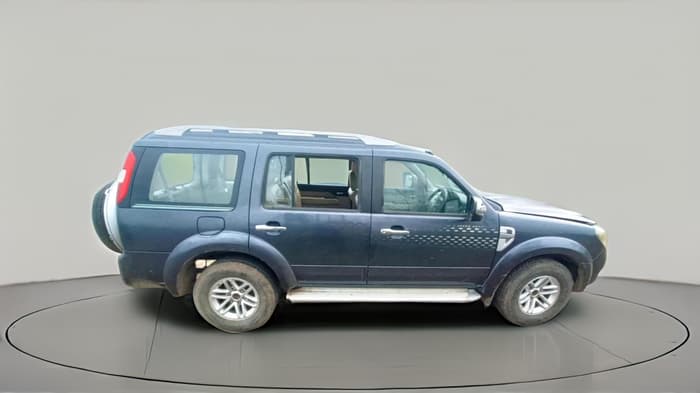 2011 Ford Endeavour 2.5L 4X2 AT, Diesel, Automatic, 1,22,951 km, exterior