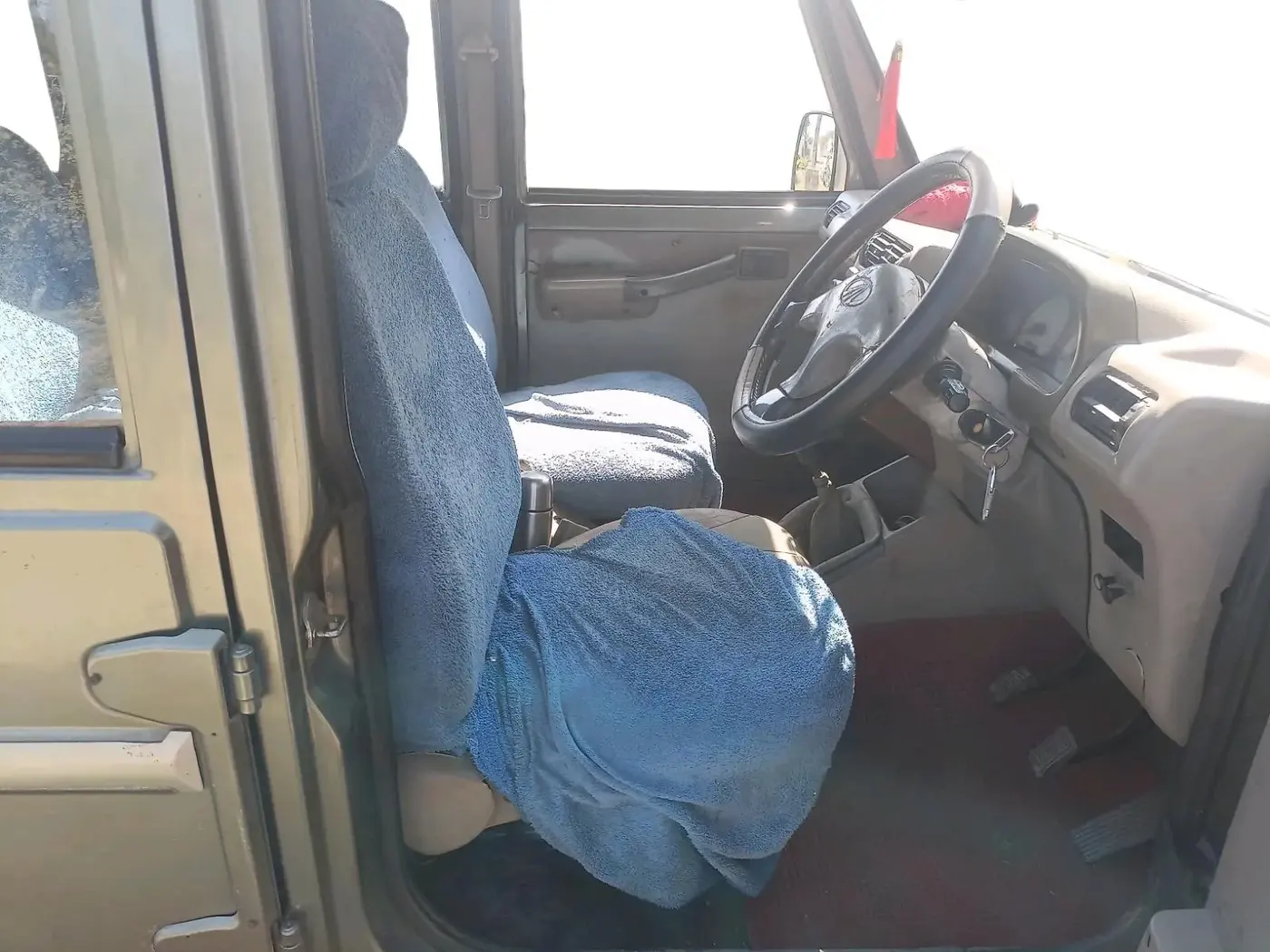 2011 Mahindra Bolero SLX BS-III, Diesel, Manual, 2,50,000 km, interior