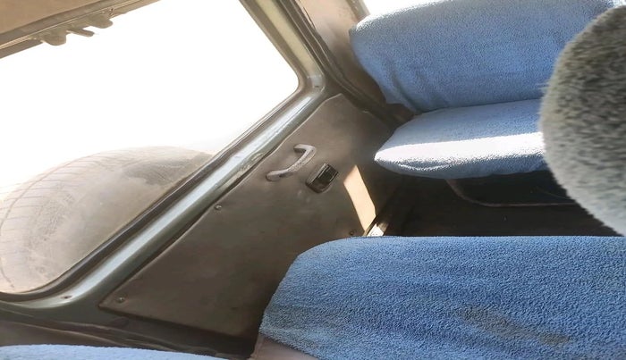 2011 Mahindra Bolero SLX BS-III, Diesel, Manual, 2,50,000 km, interior