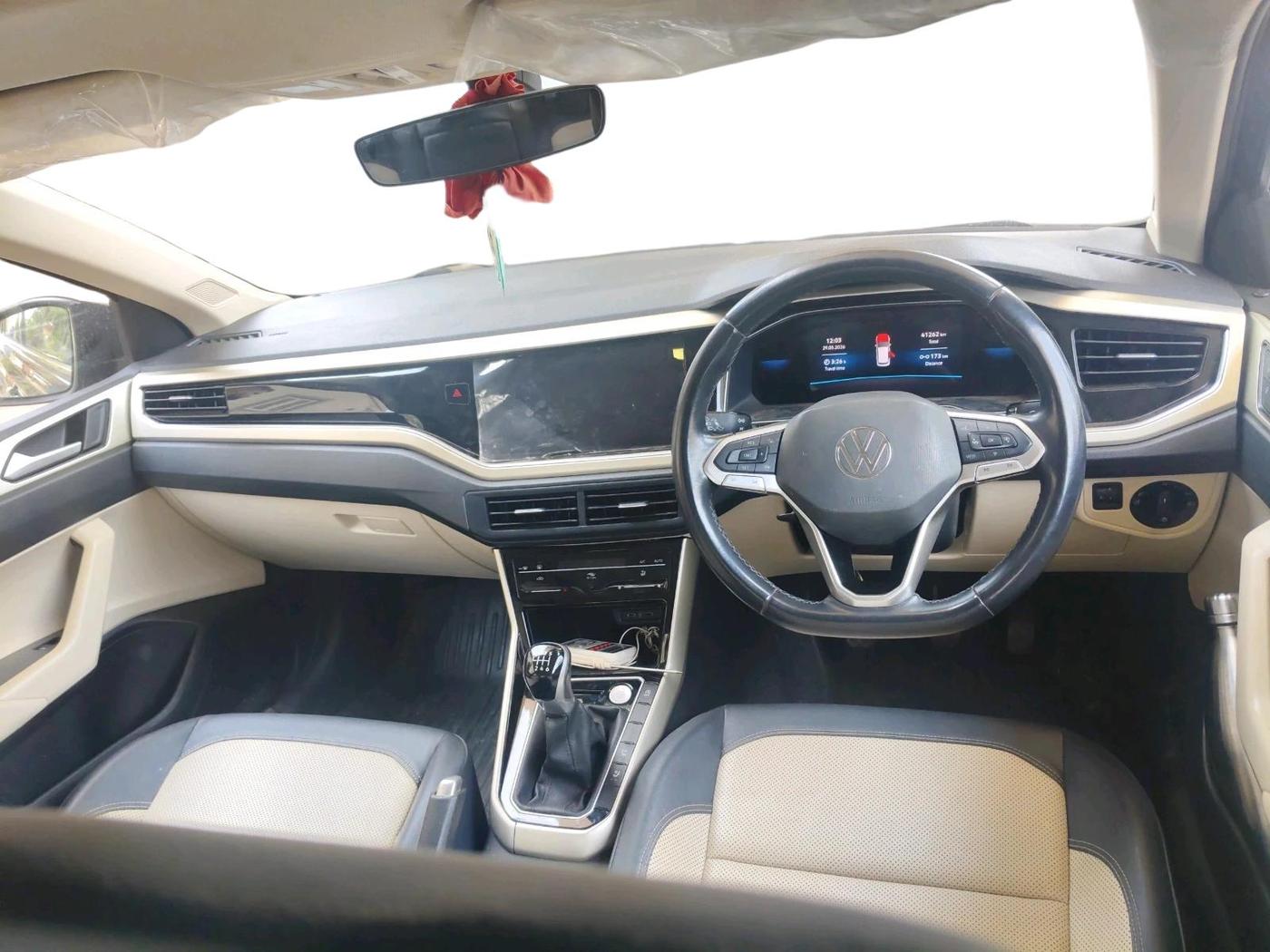 2024 Volkswagen VIRTUS TOPLINE TSI 1.0 MT, Petrol, Manual, 41,262 km, interior