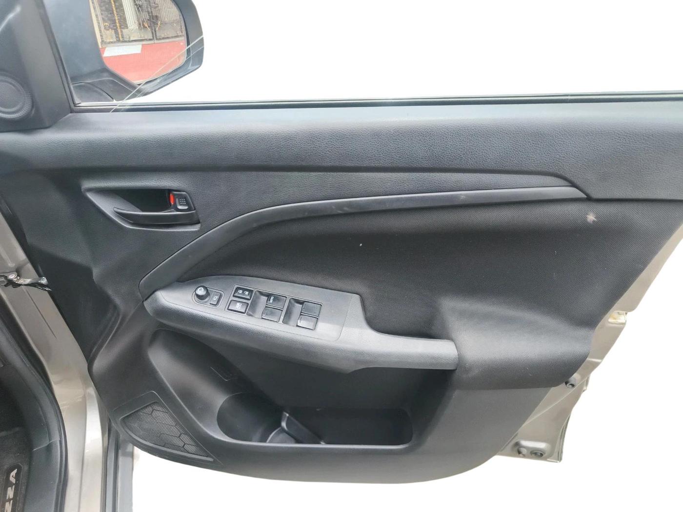 2022 Maruti BREZZA VXI SMART HYBRID, Petrol, Manual, 40,759 km, interior
