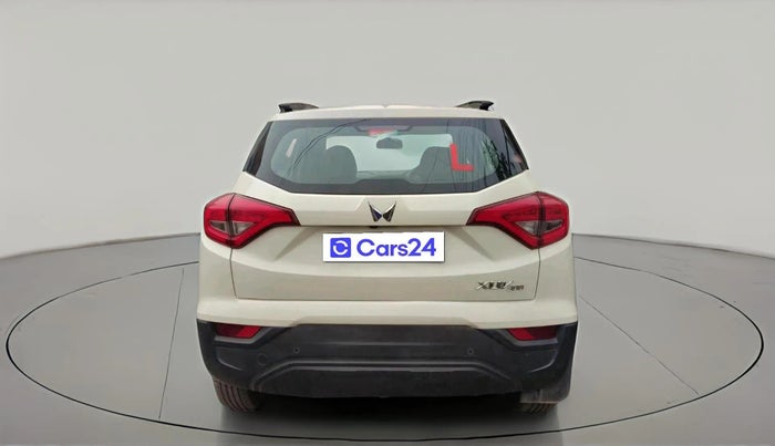 2023 Mahindra XUV300 W6 1.2 PETROL, Petrol, Manual, 24,040 km, exterior