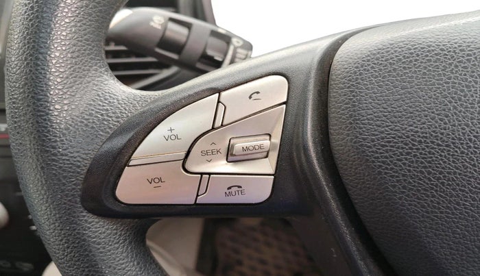 2023 Mahindra XUV300 W6 1.2 PETROL, Petrol, Manual, 24,040 km, interior