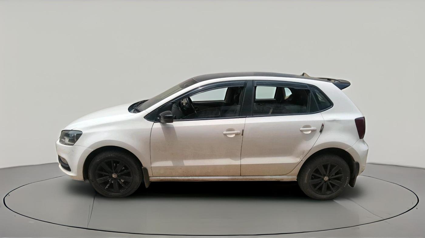 2016 Volkswagen Polo HIGHLINE1.2L, Petrol, Manual, 80,658 km, exterior