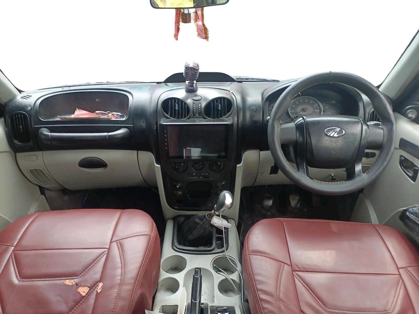 2012 Mahindra Scorpio LX, Diesel, Manual, 92,733 km, interior
