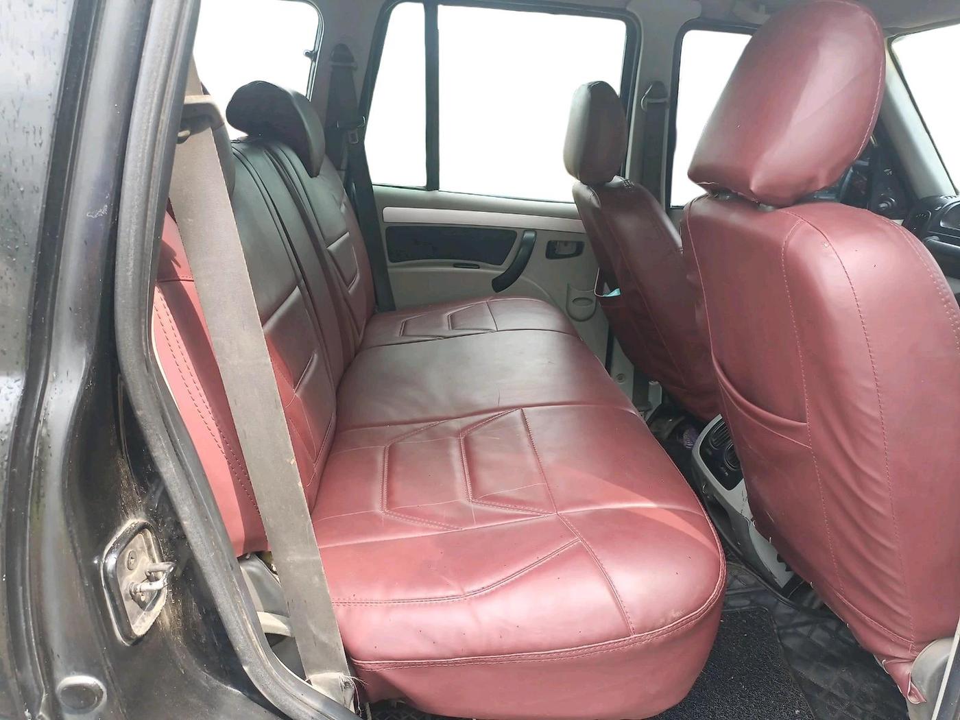 2012 Mahindra Scorpio LX, Diesel, Manual, 92,733 km, interior