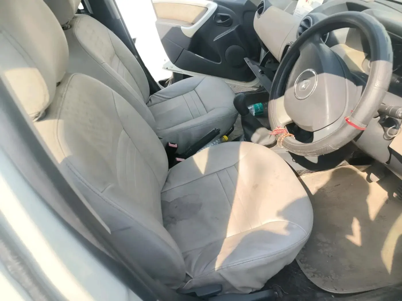 2014 Renault Duster 85 PS RXL DIESEL, Diesel, Manual, 1,38,001 km, interior