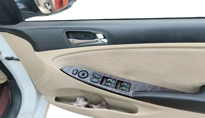 2014 Hyundai Verna FLUIDIC 1.6 CRDI SX, Diesel, Manual, 66,827 km, interior