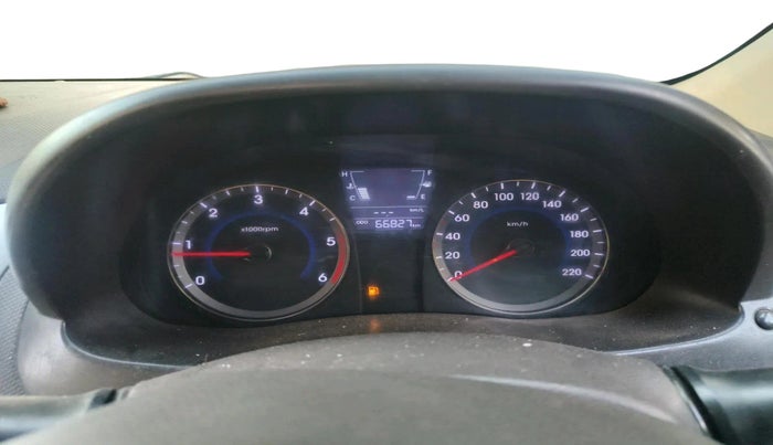 2014 Hyundai Verna FLUIDIC 1.6 CRDI SX, Diesel, Manual, 66,827 km, interior