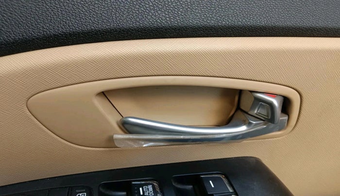 2021 KIA CARNIVAL PREMIUM 2.2 8 STR, Diesel, Automatic, 25,771 km, interior