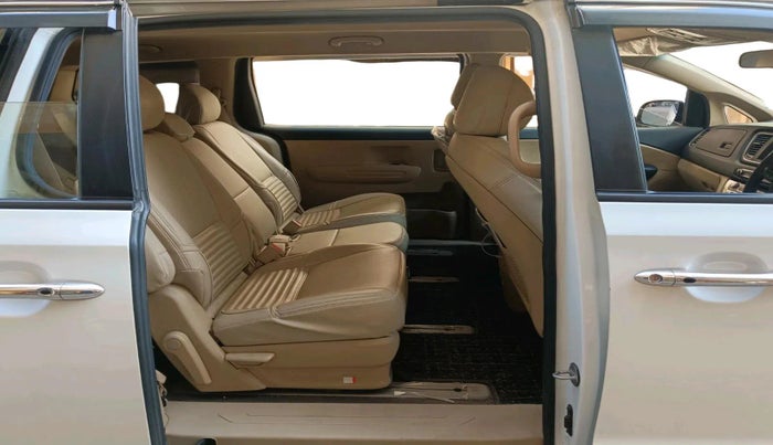 2021 KIA CARNIVAL PREMIUM 2.2 8 STR, Diesel, Automatic, 25,771 km, interior