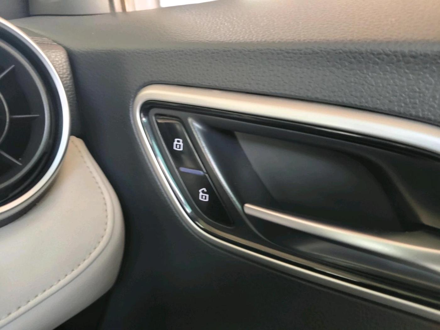 2022 MG ASTOR SHARP 1.5 MT, Petrol, Manual, 58,446 km, interior