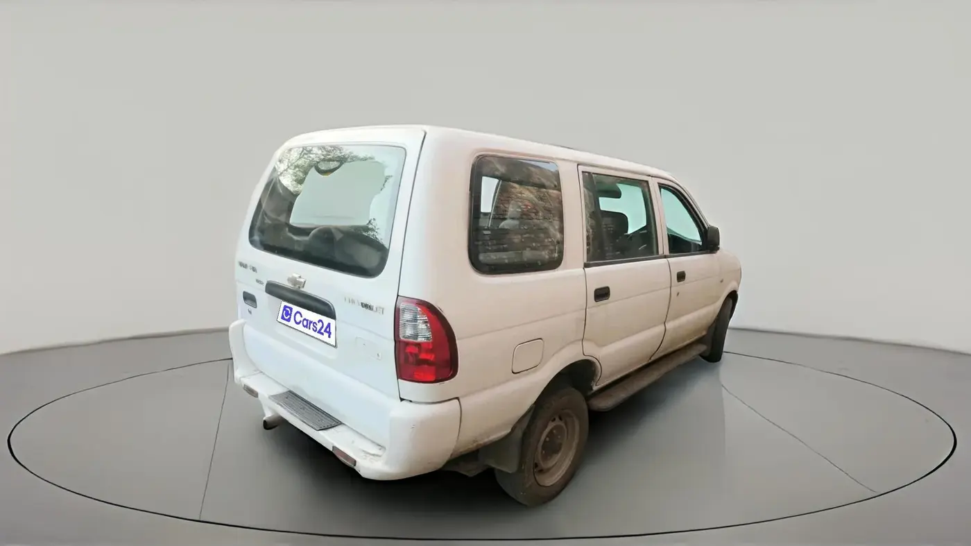 2011 Chevrolet Tavera LS B2 7 STR, Diesel, Manual, 1,73,916 km, exterior