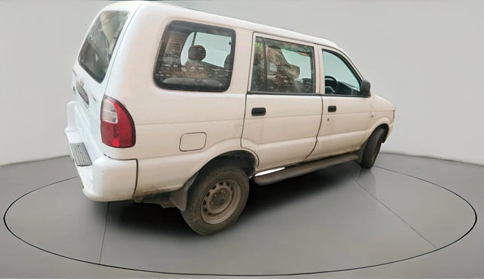 2011 Chevrolet Tavera LS B2 7 STR, Diesel, Manual, 1,73,916 km, exterior