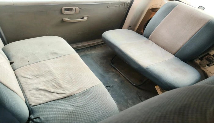 2011 Chevrolet Tavera LS B2 7 STR, Diesel, Manual, 1,73,916 km, interior