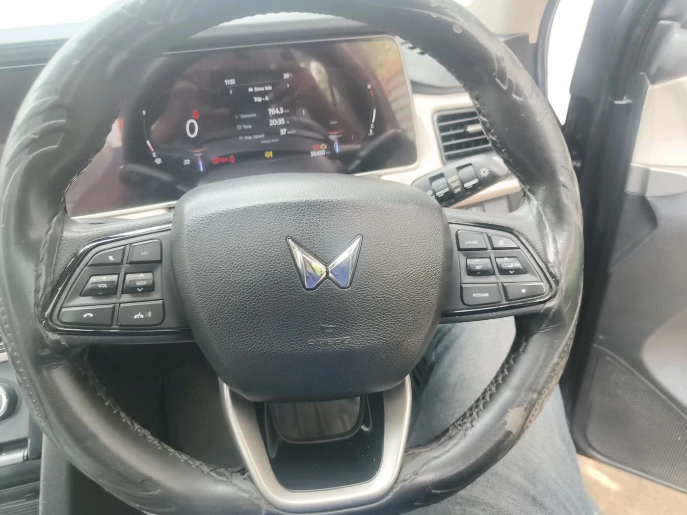 2024 Mahindra XUV700 AX 5 P MT 7 STR, Petrol, Manual, 56,430 km, interior