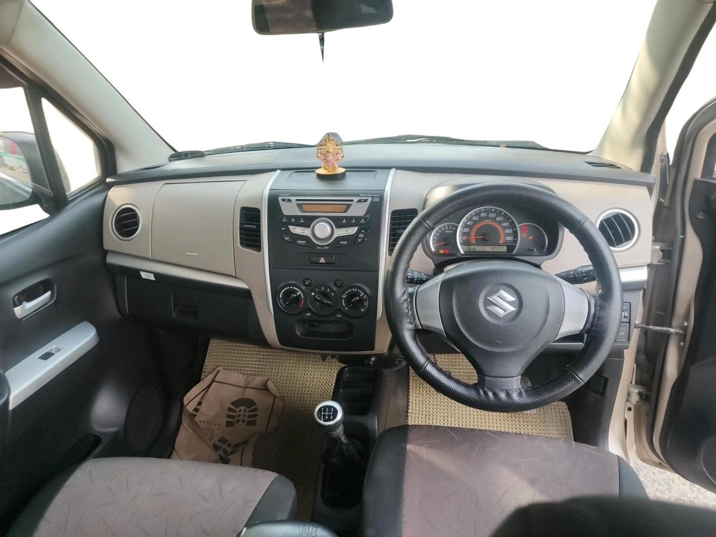 2013 Maruti Wagon R 1.0 VXI, Petrol, Manual, 40,359 km, interior