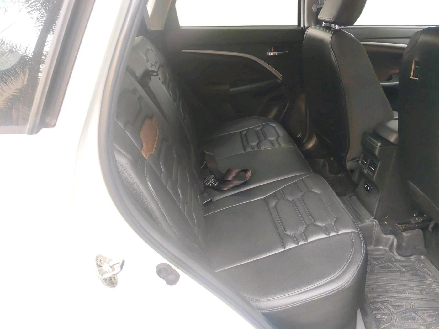 2023 Maruti BREZZA ZXI + SMART HYBRID, Petrol, Manual, 25,464 km, interior