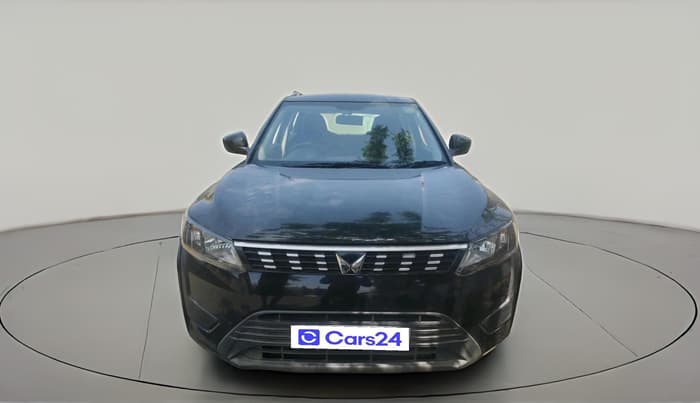2023 Mahindra XUV300 W6 1.2 PETROL, Petrol, Manual, 27,568 km, exterior
