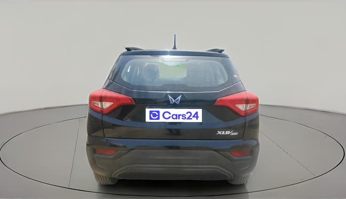 2023 Mahindra XUV300 W6 1.2 PETROL, Petrol, Manual, 27,568 km, exterior
