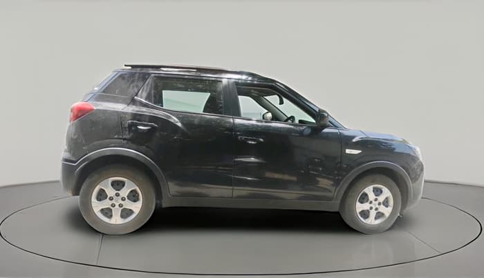 2023 Mahindra XUV300 W6 1.2 PETROL, Petrol, Manual, 27,568 km, exterior