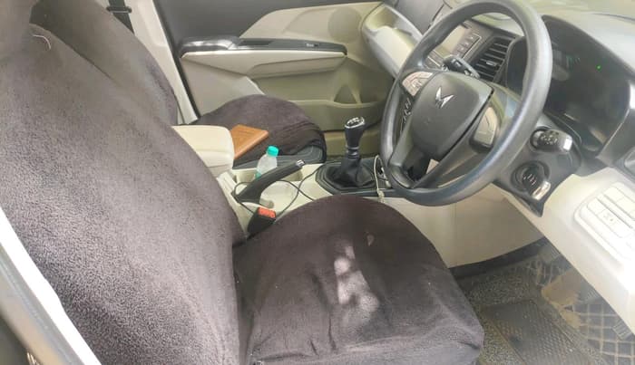 2023 Mahindra XUV300 W6 1.2 PETROL, Petrol, Manual, 27,568 km, interior