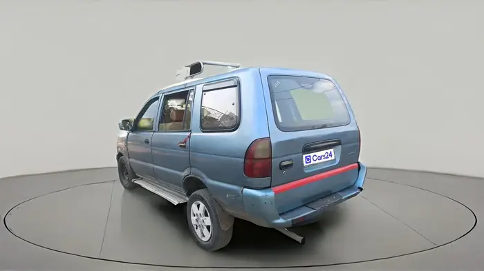 2008 Chevrolet Tavera NEO LS B3 10 STR BS III, Diesel, Manual, 3,27,316 km, exterior