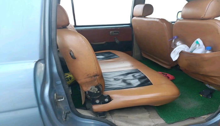 2008 Chevrolet Tavera NEO LS B3 10 STR BS III, Diesel, Manual, 3,27,316 km, interior