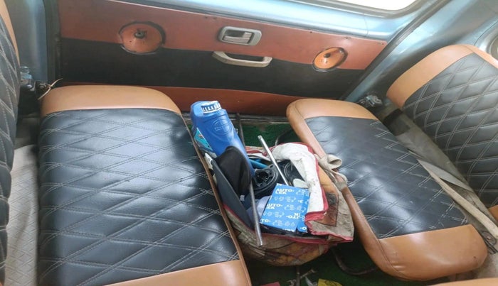 2008 Chevrolet Tavera NEO LS B3 10 STR BS III, Diesel, Manual, 3,27,316 km, interior