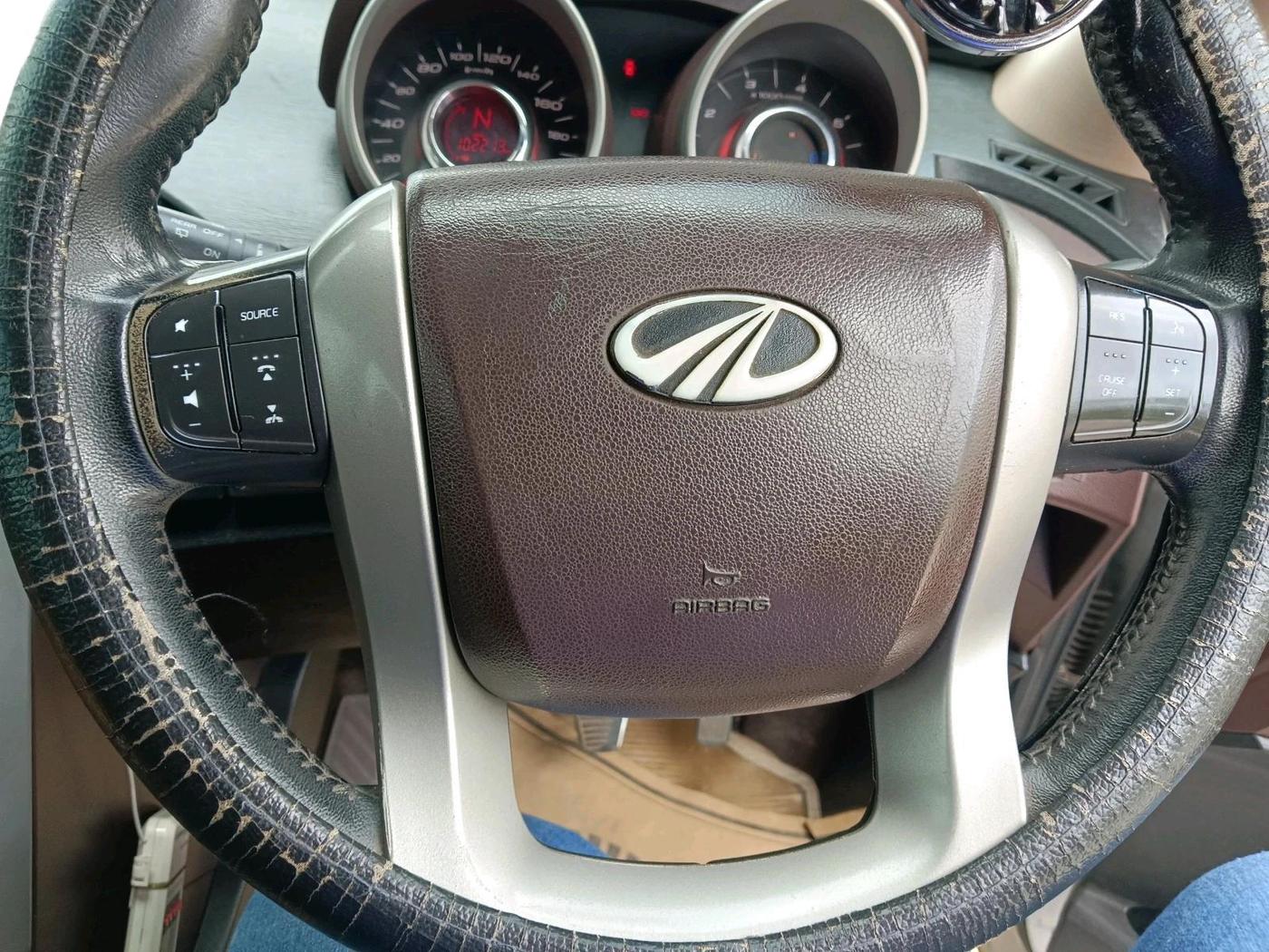 2013 Mahindra XUV500 W8, Diesel, Manual, 1,02,213 km, interior