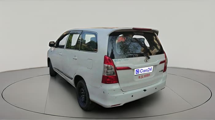 2015 Toyota Innova 2.5 GX 8 STR, Diesel, Manual, 2,46,362 km, exterior