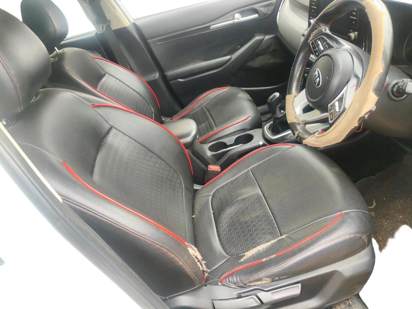 2020 KIA SELTOS HTK PLUS 1.5, Petrol, Manual, 1,03,505 km, interior