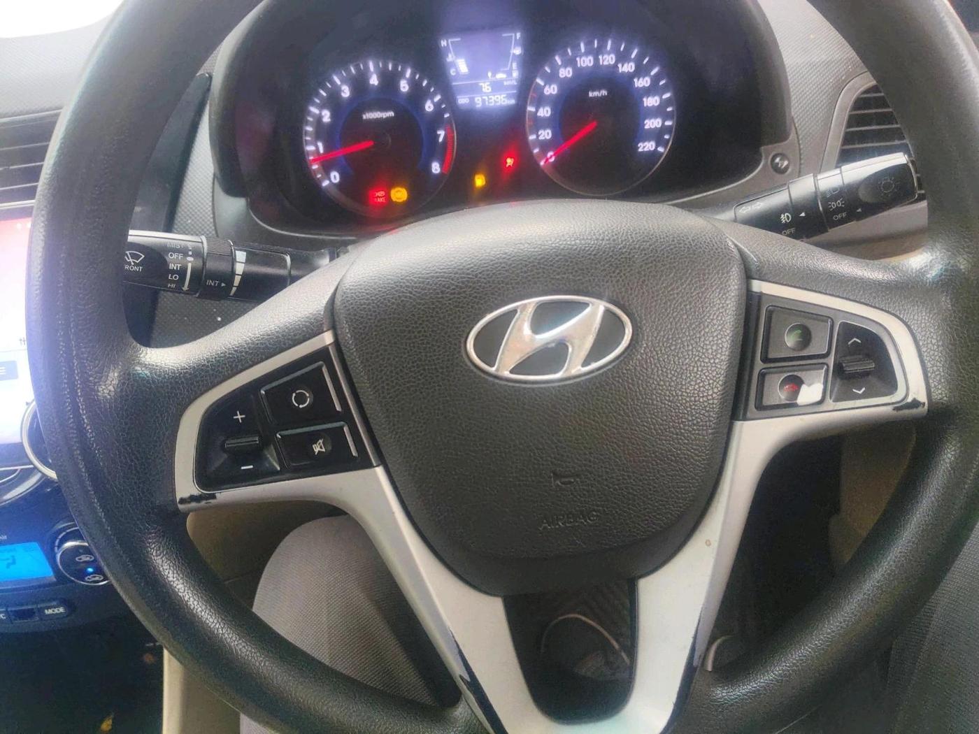 2012 Hyundai Verna FLUIDIC 1.6 VTVT EX, Petrol, Manual, 97,396 km, interior