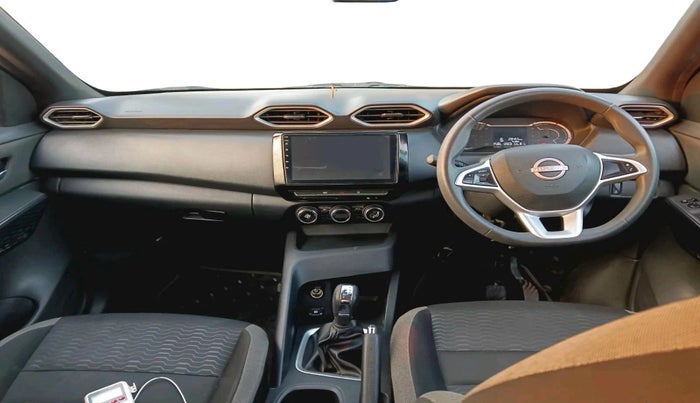 2024 Nissan MAGNITE Acenta B4D 1.0 Petrol AMT, CNG, Automatic, 28,465 km, interior