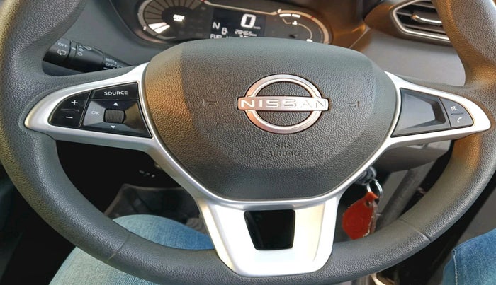 2024 Nissan MAGNITE Acenta B4D 1.0 Petrol AMT, CNG, Automatic, 28,465 km, interior