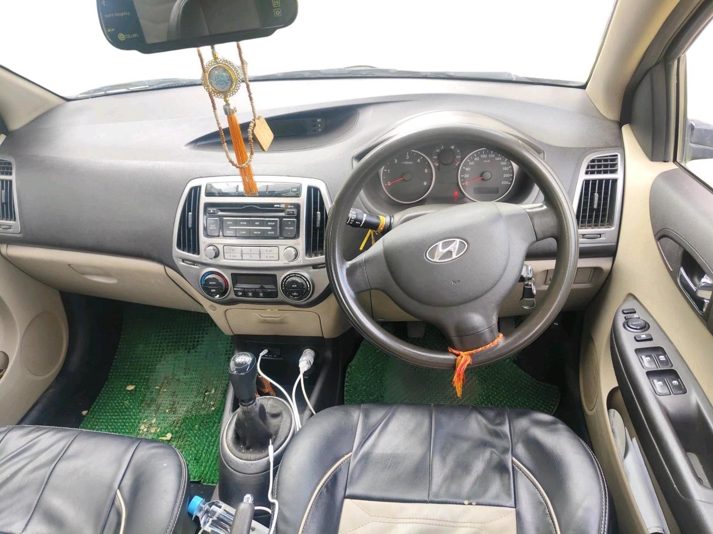 2014 Hyundai Elite i20 MAGNA 1.4 CRDI, Diesel, Manual, 1,06,853 km, interior